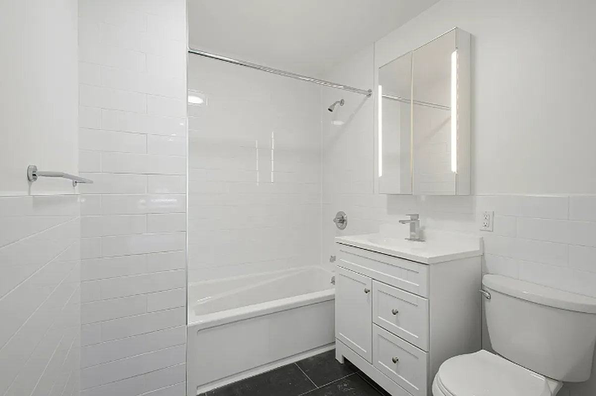 773 Hart St #1F - Photo 6 of 6