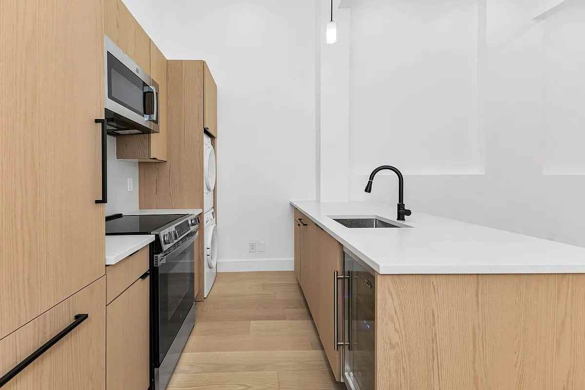 19 Saint Marks Pl #5I - Photo 3 of 6
