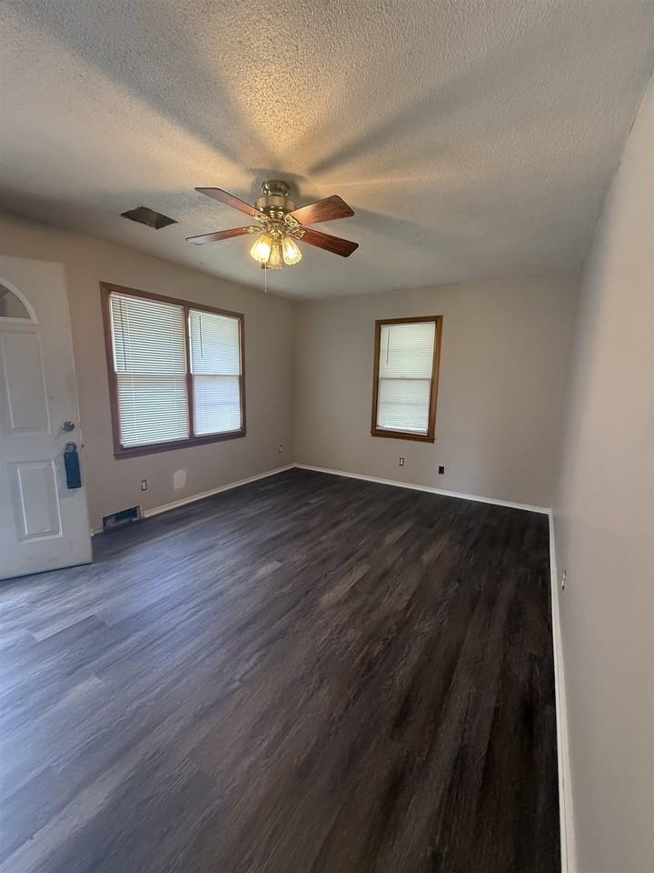 3150 W Mentor St - Photo 3 of 13