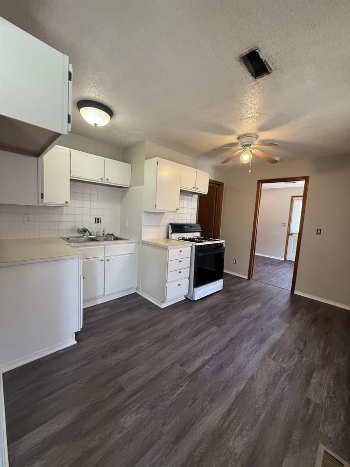 3150 W Mentor St - Photo 5 of 13