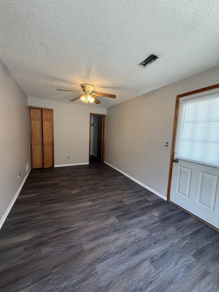 3150 W Mentor St - Photo 7 of 13