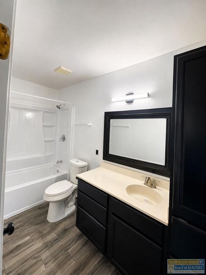 1209 Mango Ct - Photo 3 of 10