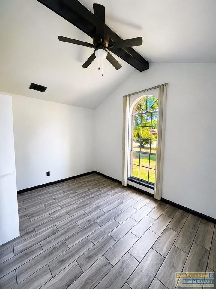 1209 Mango Ct - Photo 4 of 10