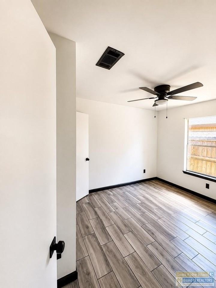 1209 Mango Ct - Photo 7 of 10