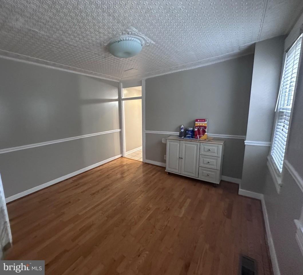 306 Penn St - Photo 2 of 9