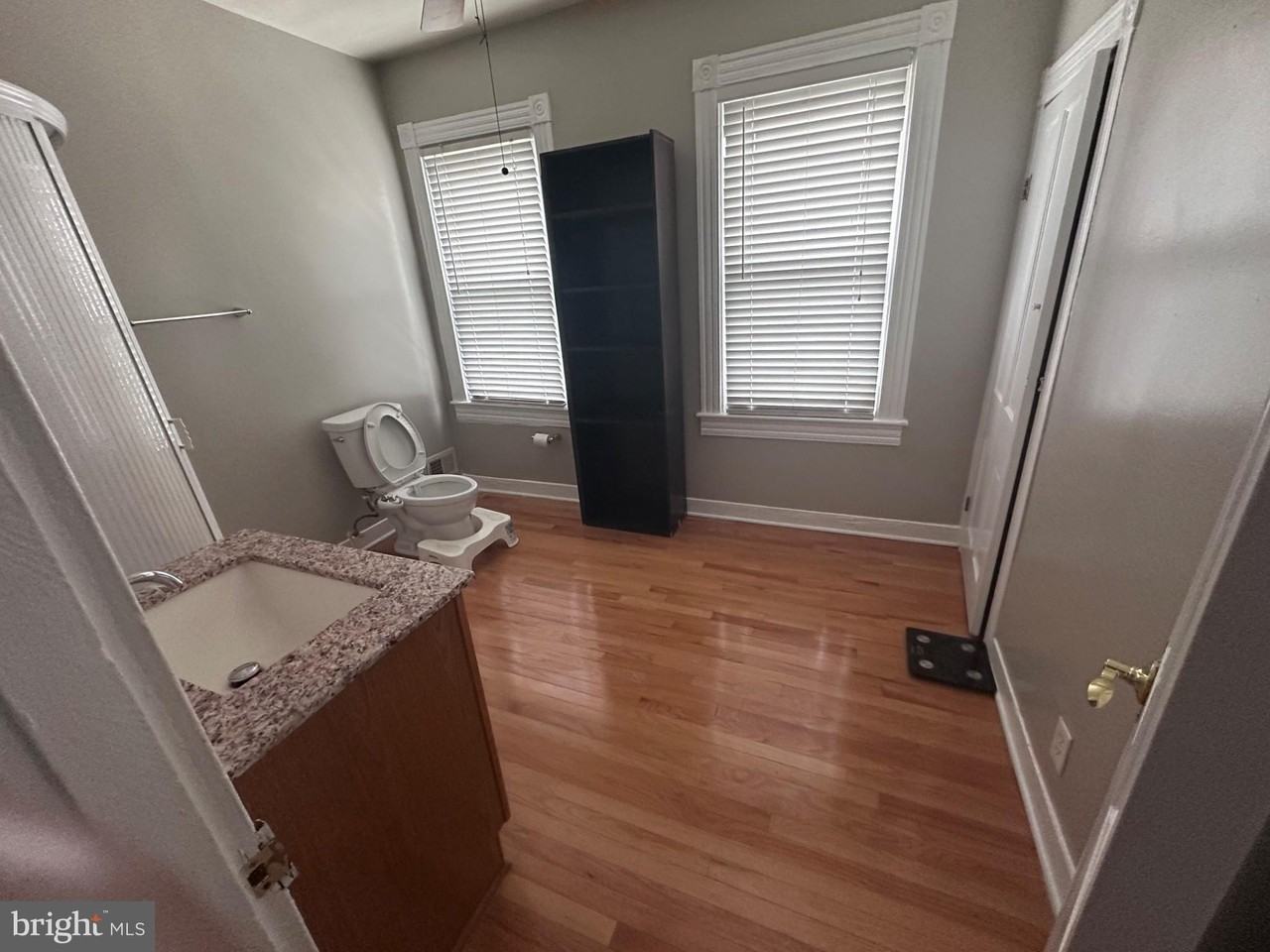 306 Penn St - Photo 6 of 9