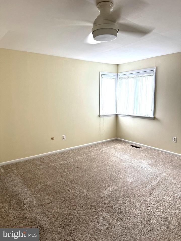 130 Westbury Ct - Photo 7 of 19