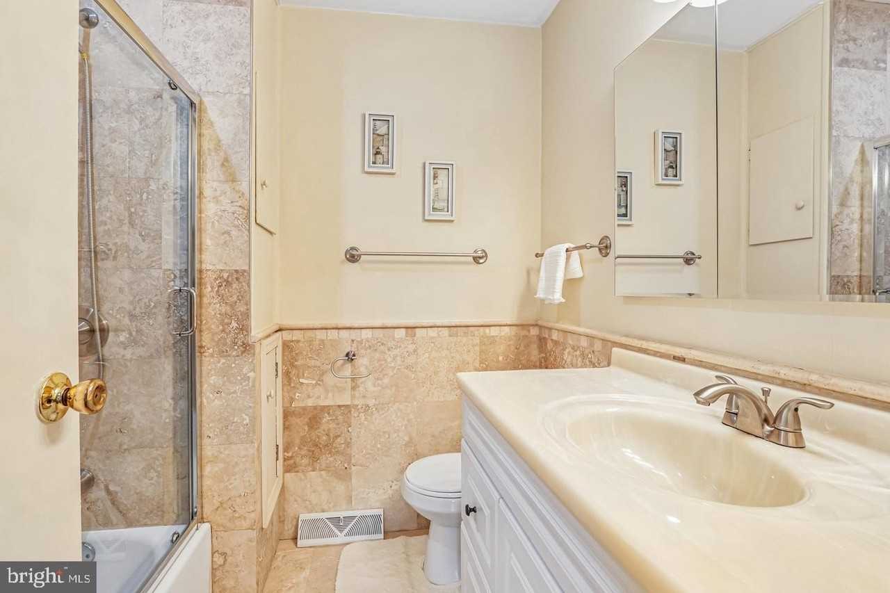 33 Hastings Ct - Photo 5 of 20