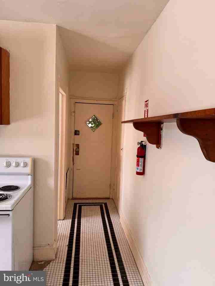 1016 W Main St - Photo 2 of 6