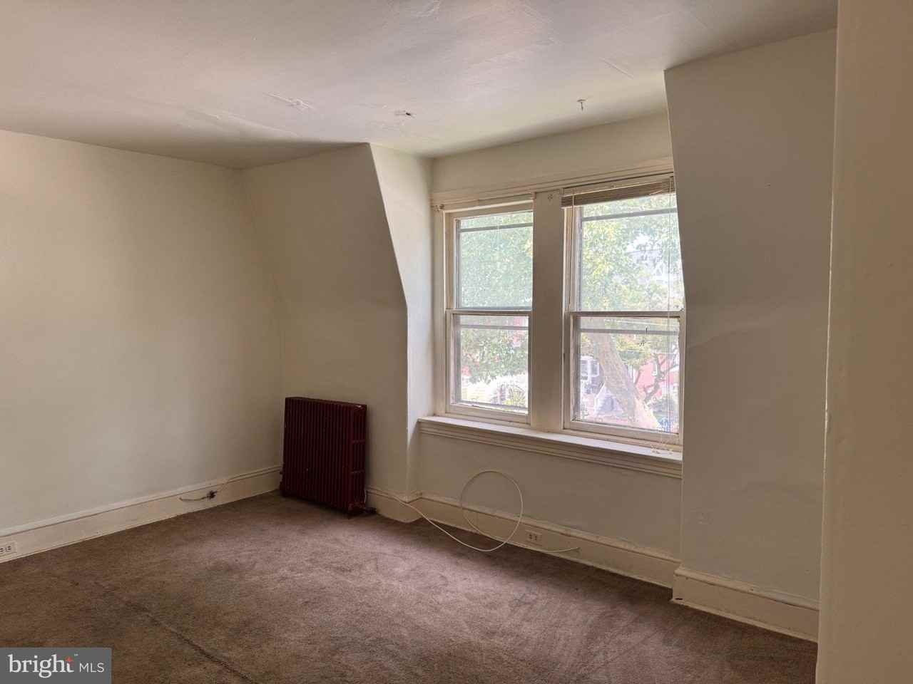 1016 W Main St - Photo 3 of 6