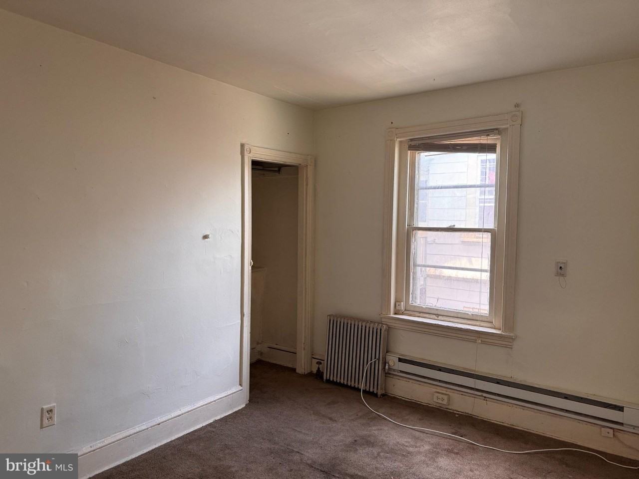 1016 W Main St - Photo 4 of 6