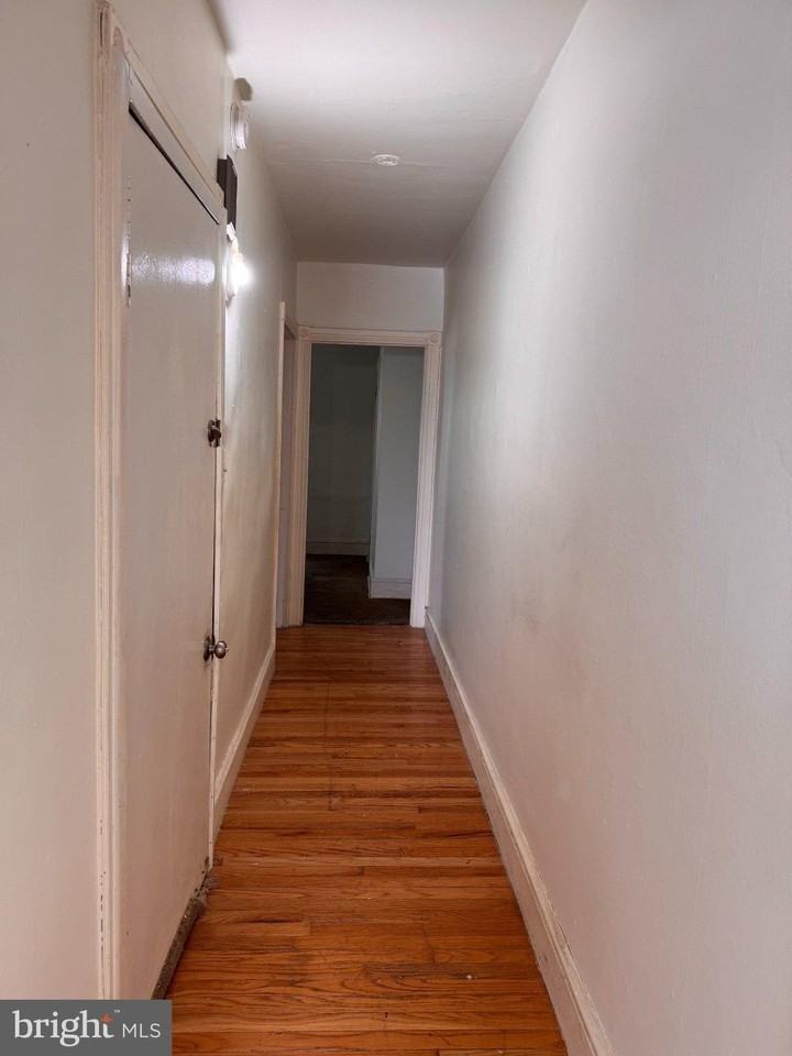 1016 W Main St - Photo 5 of 6