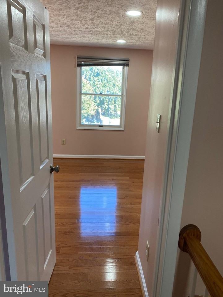 2846 S Meade St - Photo 2 of 8