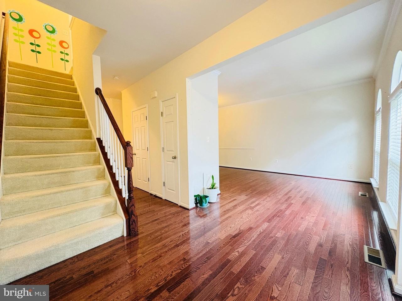 8268 Linblake Ct - Photo 5 of 20