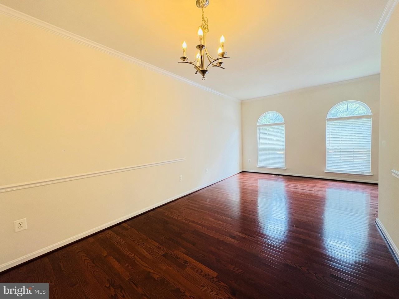 8268 Linblake Ct - Photo 6 of 20