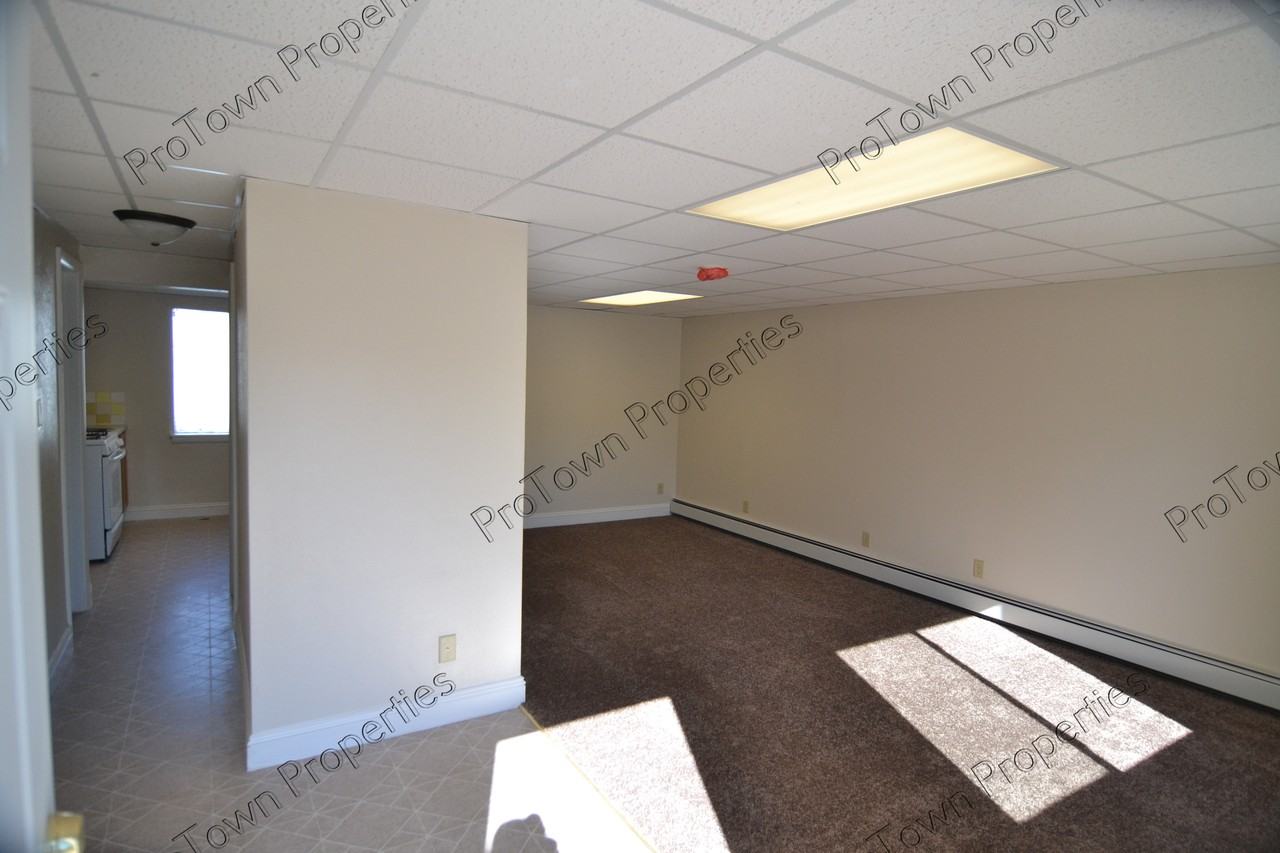 402 Siegmund Street #6 - Photo 4 of 4