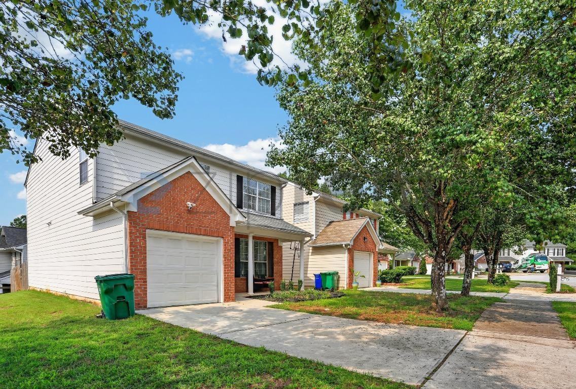 2354 Charleston Pointe Se - Photo 2 of 29