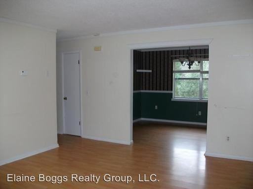 467 Elm St - Photo 2 of 5