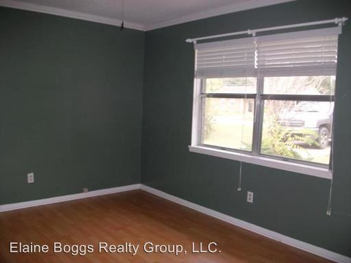 467 Elm St - Photo 3 of 5