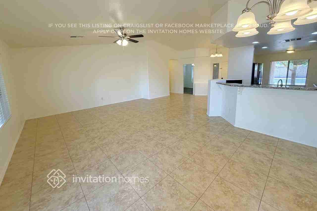 14409 N 150th Ave - Photo 4 of 18