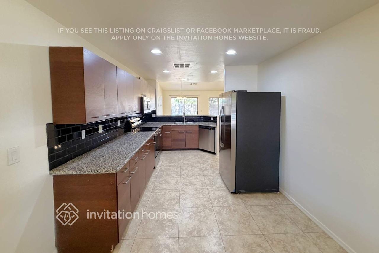 14409 N 150th Ave - Photo 5 of 18