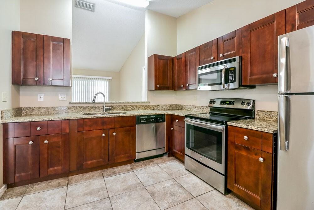 8537 Berkley Dr - Photo 5 of 16