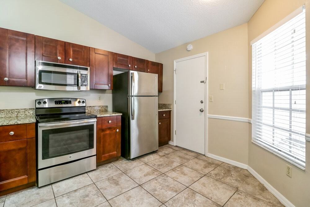 8537 Berkley Dr - Photo 6 of 16