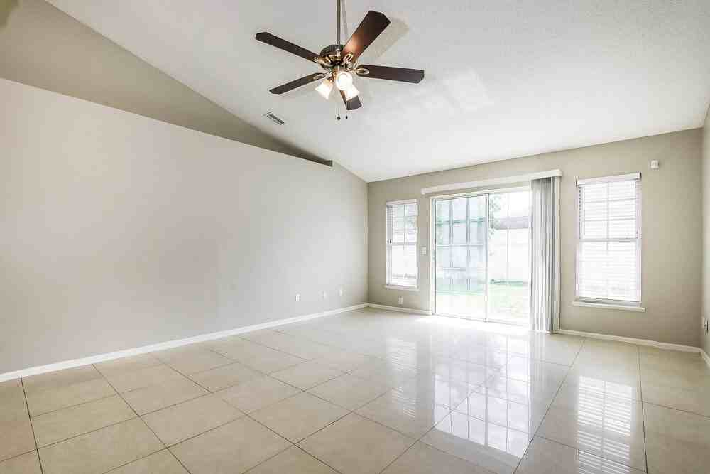 2459 Parsons Pond Cir - Photo 4 of 16