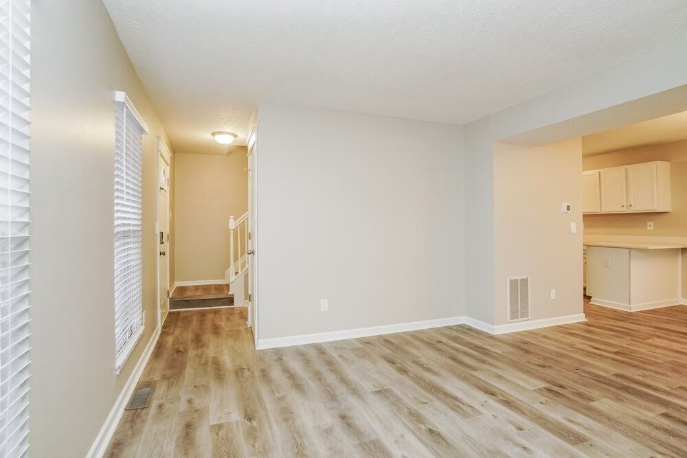 490 Durham Ln - Photo 5 of 18