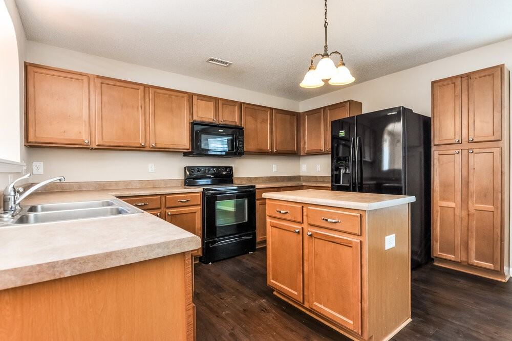 63 Brookhaven Dr - Photo 6 of 15