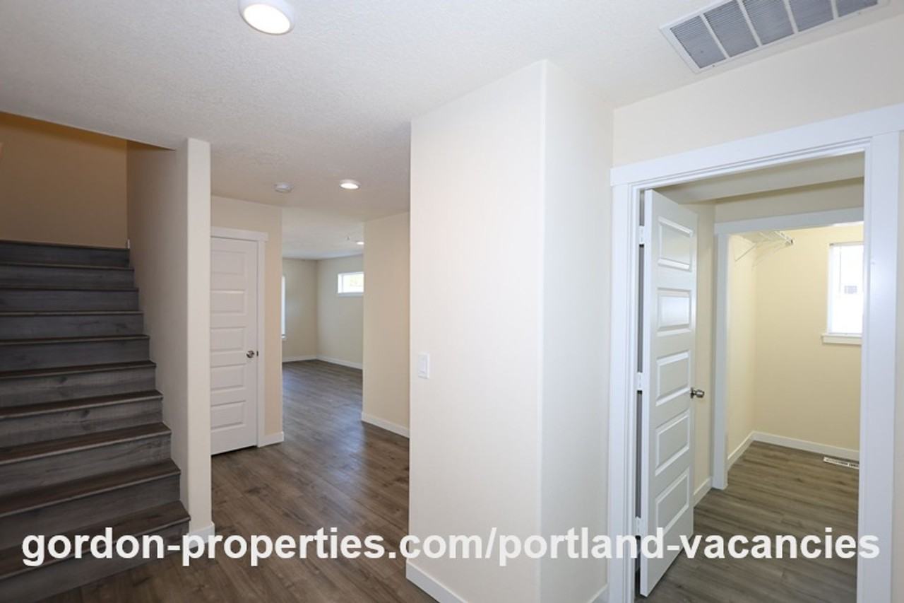 5407 Se 121st Ave - Photo 4 of 45