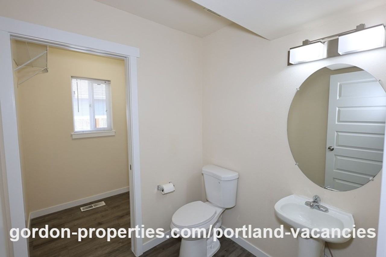 5407 Se 121st Ave - Photo 5 of 45