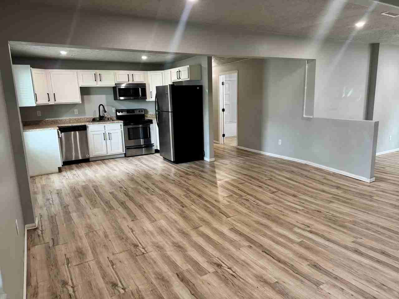 1527 Nw 2nd St - Photo 2 of 9