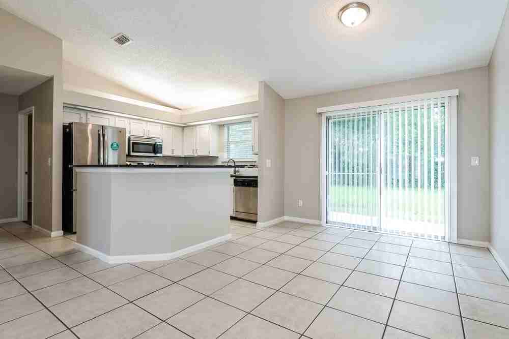 1225 Peabody Dr E - Photo 6 of 16