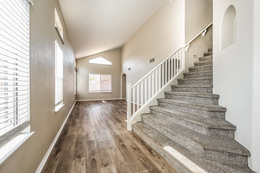 1109 W Bluefield Ave - Photo 4 of 17