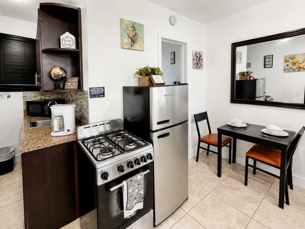 342 Van Buren St #1520235P - Photo 4 of 17