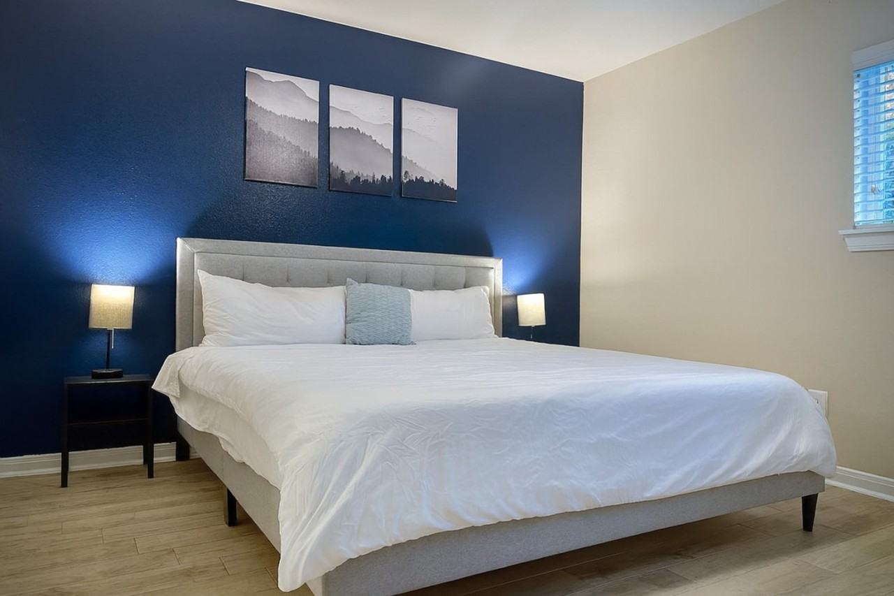 1001 Pinemont Drive - Photo 3 of 26