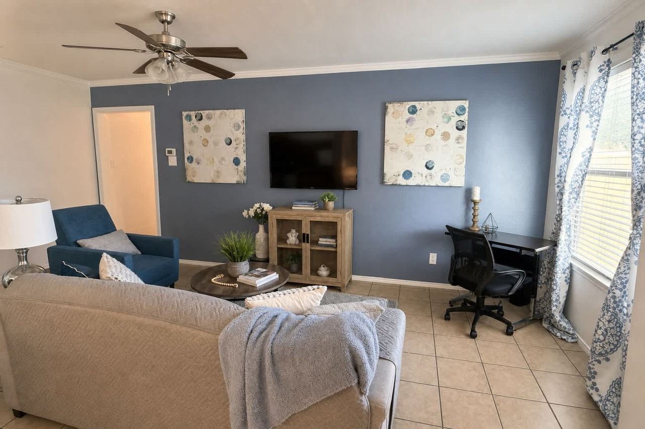 3825 Oak St #1589931P - Photo 2 of 20