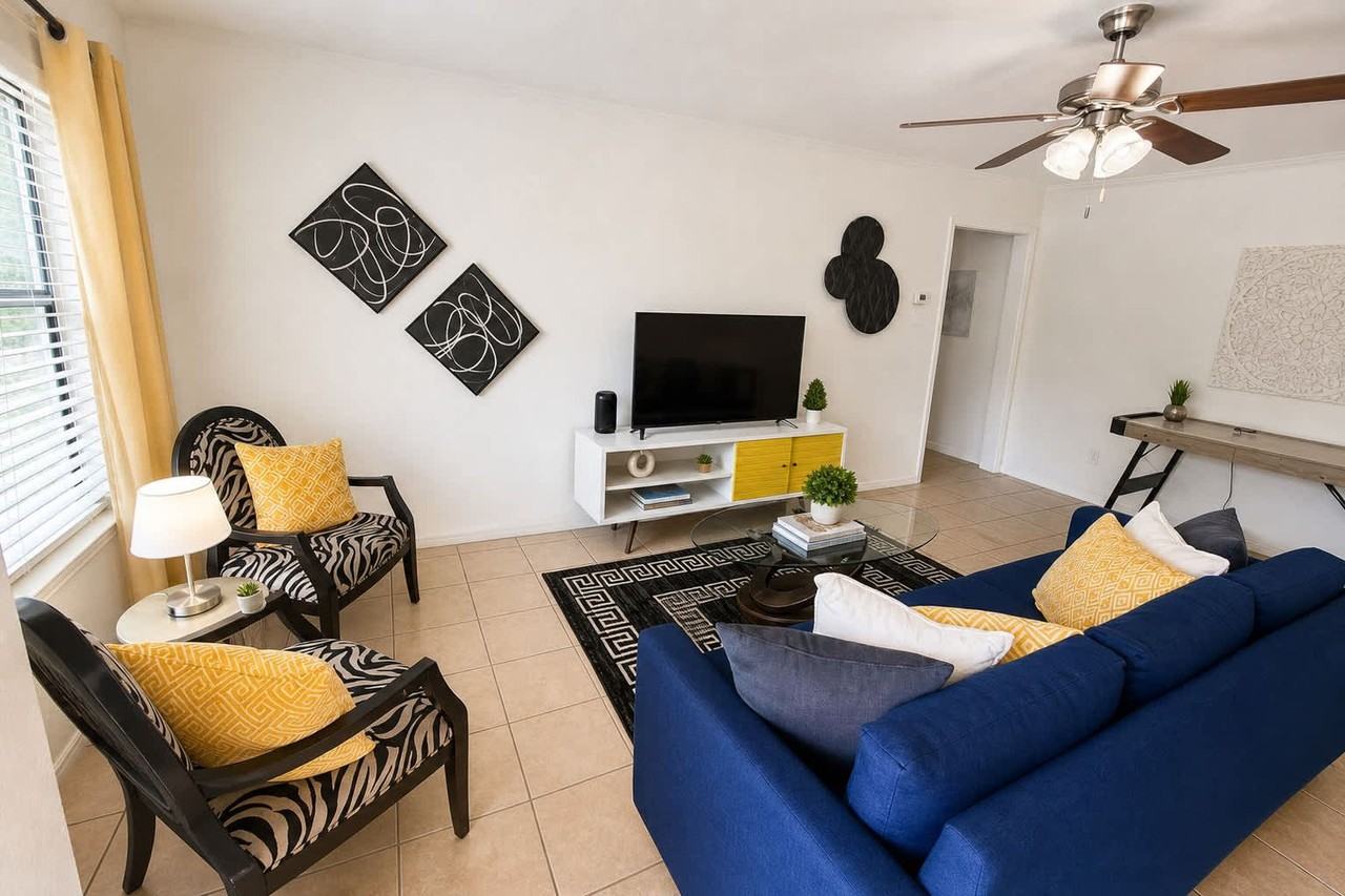 3821 Oak St #1589934P - Photo 3 of 21