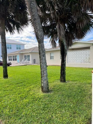 2702 South Atlantic Avenue #7