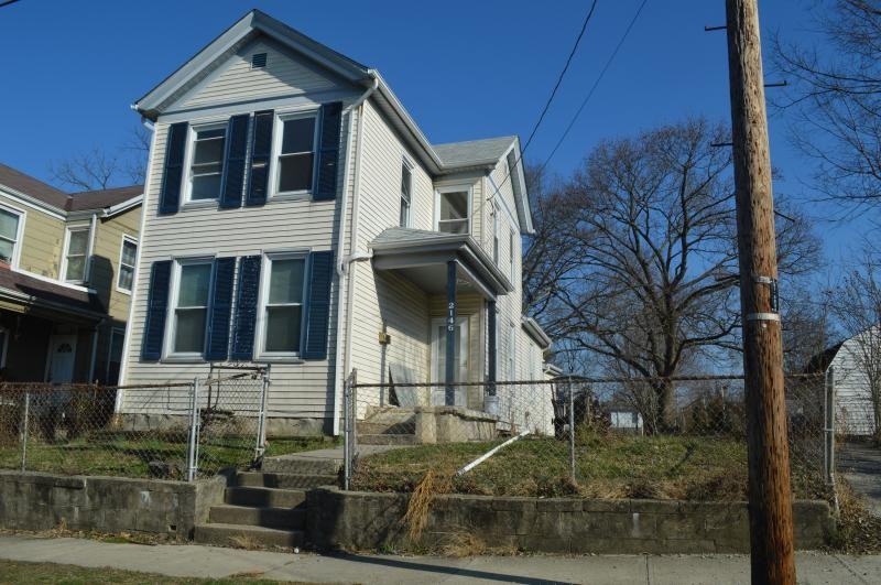 2146 Benninghofen Ave - Photo 2 of 5