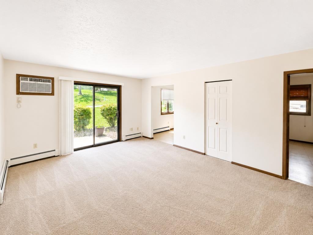 6402 Saint Andrews Dr Apt 3 - Photo 2 of 6