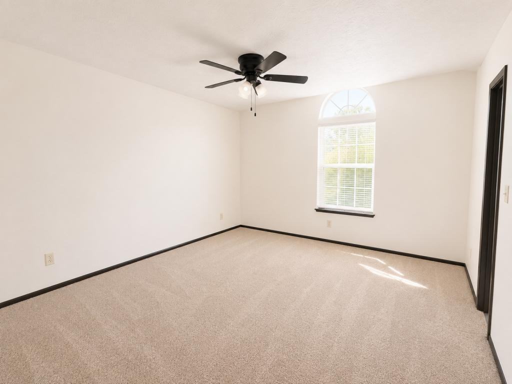 7456 E Huntington Dr Apt 5 - Photo 3 of 6
