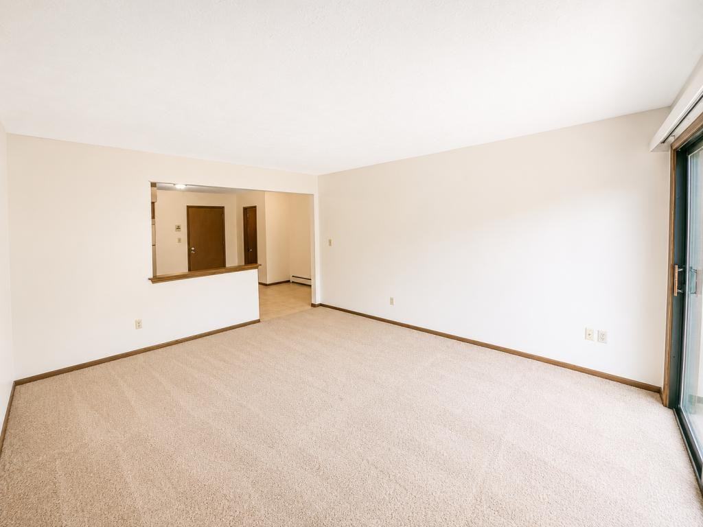 6378 Saint Andrews Dr Apt 7 - Photo 3 of 5