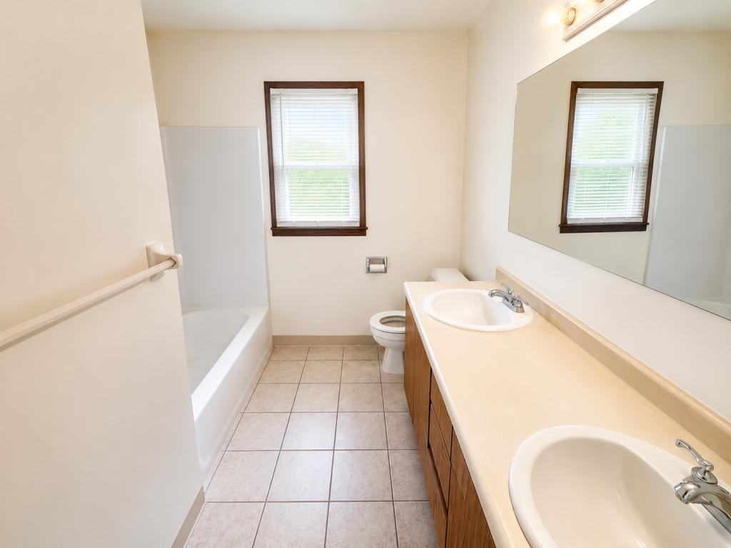 6378 Saint Andrews Dr Apt 6 - Photo 5 of 6