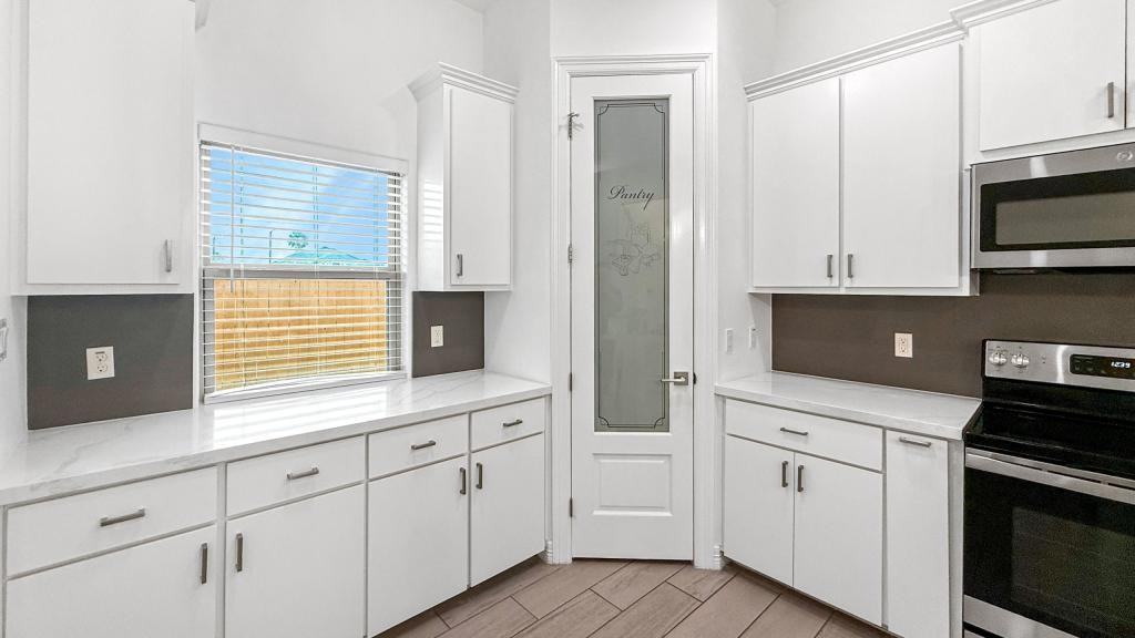 5106 Sebastian Dr - Photo 4 of 40