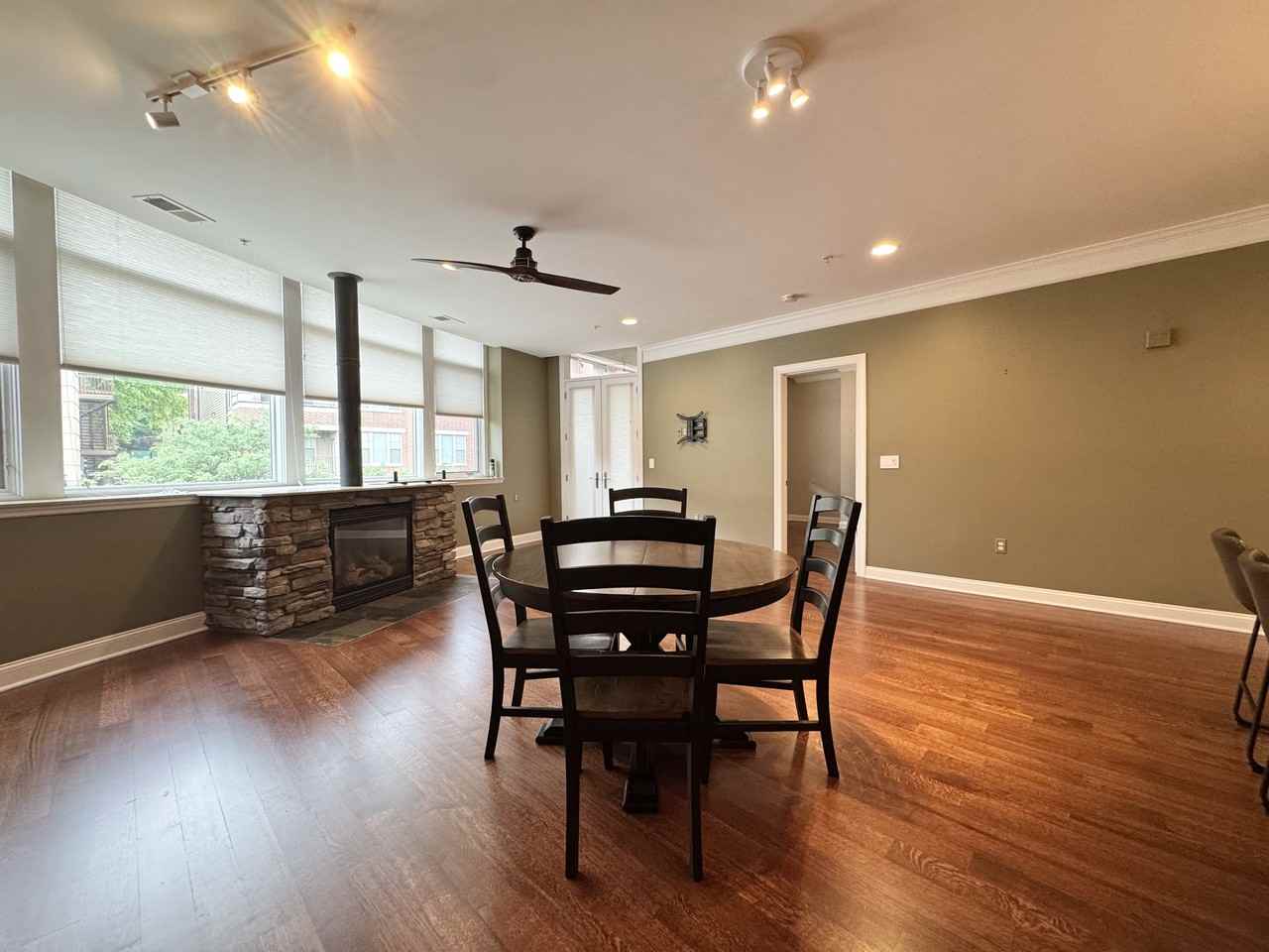 2929 McGee Trafficway #200 - Photo 6 of 28