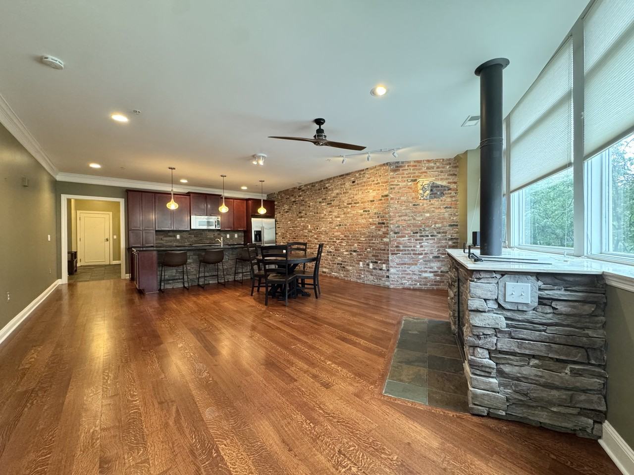 2929 McGee Trafficway #200 - Photo 7 of 28