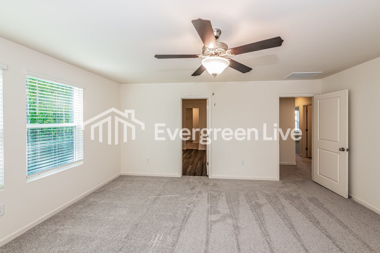 132 S Gallaspy Dr - Photo 5 of 15
