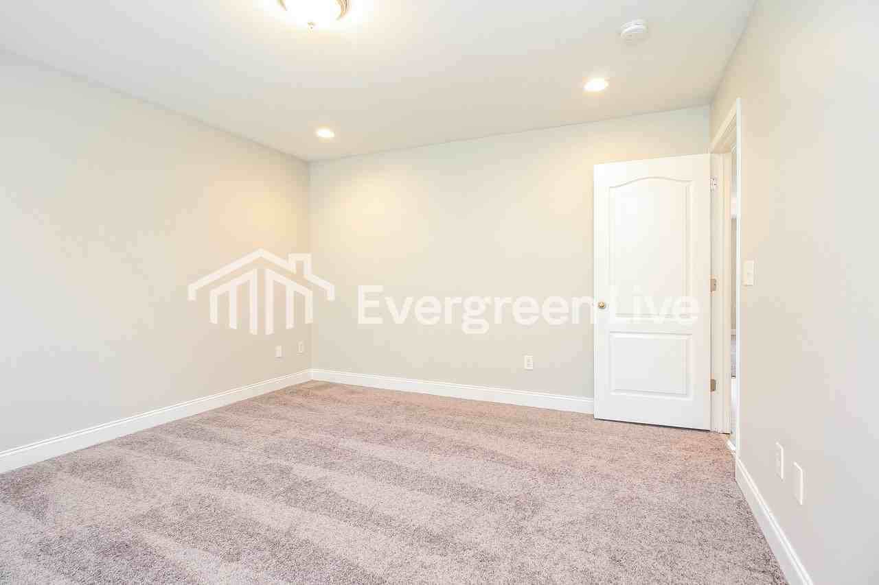 195 Beverly Ln - Photo 6 of 14